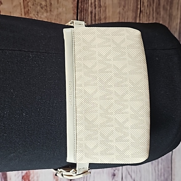 NEW MICHAEL KORS SIGNATURE BELT BAG POUCH - Picture 2 of 15